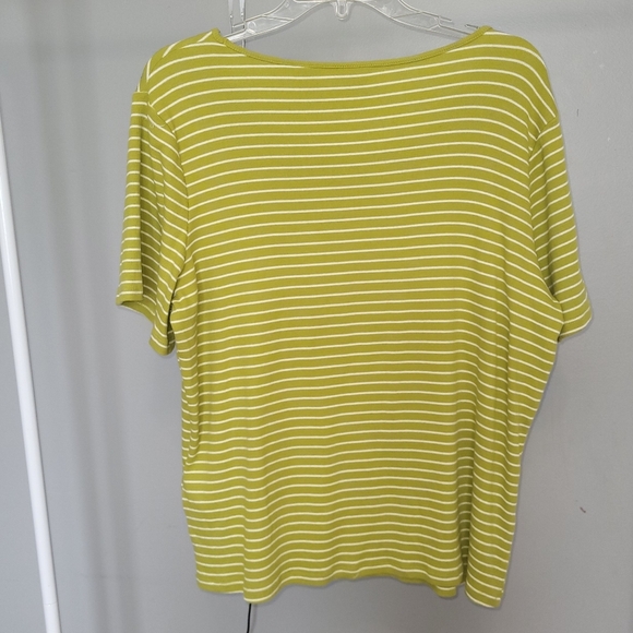 Levi's Honey Short Sleeve T in Pea Green, VGUC, Size 3X - Picture 5 of 7